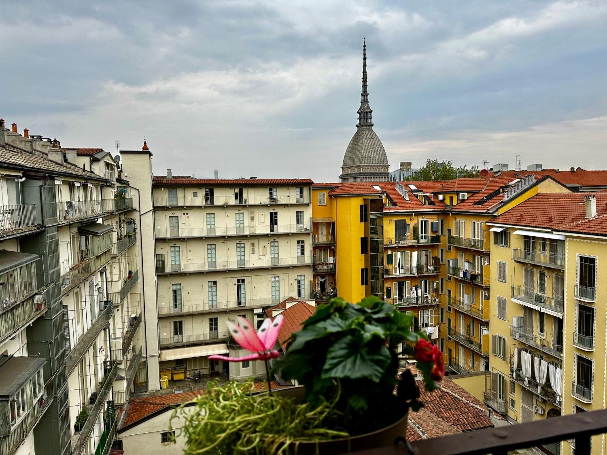 Le Finestre Sulla Mole Lägenhet Turin Exteriör bild